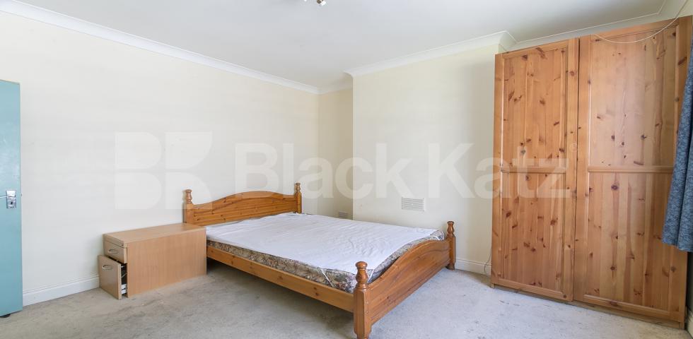 			3/4 BED & 2 BATH PERIOD HOUSE IN CAMDEN!, 3 Bedroom, 1 bath, 1 reception Terraced House			 Pratt Street, CAMDEN